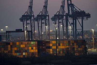 Hamburger Hafen, HHLA Containerterminal Burchardkai, Athabaskakai, an der Elbe, Hamburg, Deutschland Container Terminal-stock-foto