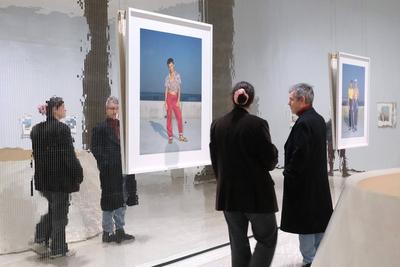 13.12.2024, Frankfurt, DEU Das Staedel Museum, Sammlung Gegenwartskunst, zeigt einen Auswahl Beachs Portraits der Kuenst-stock-foto