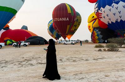 QATAR BALLOON FESTIVAL 2024-stock-photo