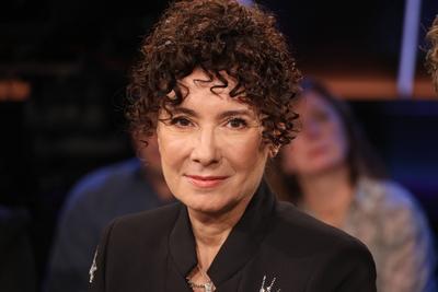 Maria Ketikidou zu Gast in der NDR Talk Show, Fototermin am 13.12.2024 im Fernsehstudio Hamburg Lokstedt vor der Sendung-stock-foto