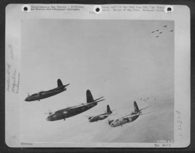 First Allied Bomber In Eto To Complete 200 Missions, Flak Bait, Leads Other Martin B-26 Marauders Of The 332Nd Bombardme-stock-foto
