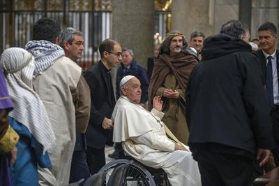 ITALY -   POPE FRANCIS MEETS THE PARTICIPANTS OF THE CELEBRATIONS FOR THE 800TH ANNIVERSARY OF THE FIRST GRECCIO LIVING NATIVITY INSIDE THE ST MARY MAJOR BASILICA IN ROME  - 2024/12/14-stock-photo