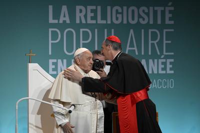 FRANCE - POPE FRANCIS DELIVERS HIS MESSAGE DURING THE CLOSING SESSION OF THE OCCASION OF THE " LA RELIGIOSITE' POPULAIRE EN MEDITERRANEE' " CONGRESS ON THE OCCASION OF HIS INE DAY- VISIT IN THE FRENCH ISLAND OF CORSICA , IN AJACCIO  - 2024/12/15-stock-photo