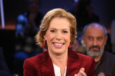 Leontine von Schmettow zu Gast in der NDR Talk Show, Fototermin am 13.12.2024 im Fernsehstudio Hamburg Lokstedt vor der-stock-foto