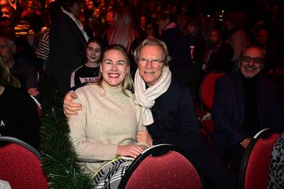 Christiane Reppe und Wolfgang Lippert bei der Premiere des 27. Dresdner Weihnachts-Circus an der Washingtonstra?e. Dresd-stock-foto