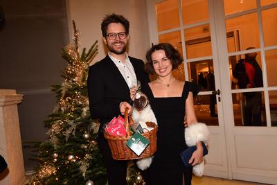 Darya Birnstiel mit Ehemann Philip / 29. BMW Advents-Benefizkonzert / Cuvillestheater / M?nchen / 13. Dezember 2024 ***-stock-foto