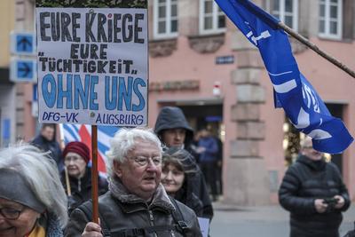 14.12.2024, Demonstration Kriegsdienstverweigerung, N?rnberg: Anl?sslich des Tag der Menschenrechte (10.12.2024) gingen-stock-foto