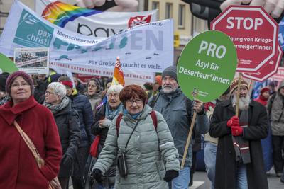 14.12.2024, Demonstration Kriegsdienstverweigerung, N?rnberg: Anl?sslich des Tag der Menschenrechte (10.12.2024) gingen-stock-foto