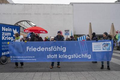 14.12.2024, Demonstration Kriegsdienstverweigerung, N?rnberg: Anl?sslich des Tag der Menschenrechte (10.12.2024) gingen-stock-foto