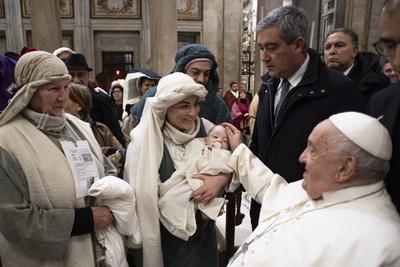 ITALY -   POPE FRANCIS MEETS THE PARTICIPANTS OF THE CELEBRATIONS FOR THE 800TH ANNIVERSARY OF THE FIRST GRECCIO LIVING NATIVITY INSIDE THE ST MARY MAJOR BASILICA IN ROME  - 2024/12/14-stock-photo