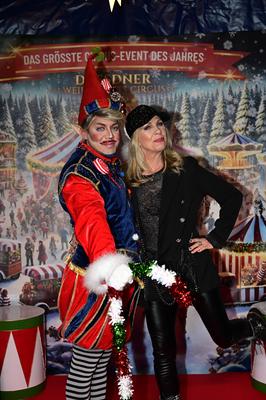 Petra Zieger bei der Premiere des 27. Dresdner Weihnachts-Circus an der Washingtonstra?e. Dresden, 13.12.2024 Sachsen Ge-stock-foto