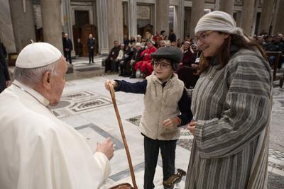 ITALY -   POPE FRANCIS MEETS THE PARTICIPANTS OF THE CELEBRATIONS FOR THE 800TH ANNIVERSARY OF THE FIRST GRECCIO LIVING NATIVITY INSIDE THE ST MARY MAJOR BASILICA IN ROME  - 2024/12/14-stock-photo