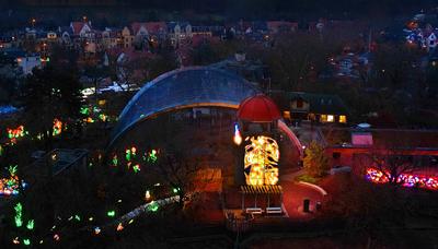 09.12.2024 Sachsen Anhalt Sachsen-Anhalt Halle Saale Bergzoo Zoo Halle Lichterwelten 2025 Die R?ckkehr der Giganten Lich-stock-photo