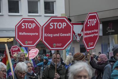 14.12.2024, Demonstration Kriegsdienstverweigerung, N?rnberg: Anl?sslich des Tag der Menschenrechte (10.12.2024) gingen-stock-foto