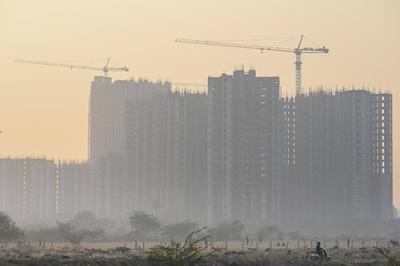 Delhi-NCR Shivers In Cold Winter, Temperature To Dip Further In Coming Week-stock-photo