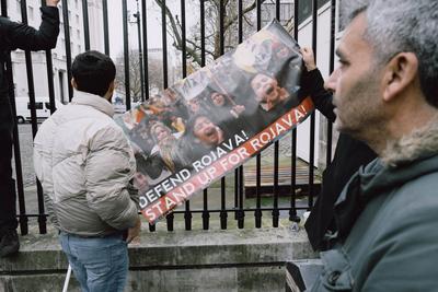Protest in solidarity with Rojava in London-stock-foto