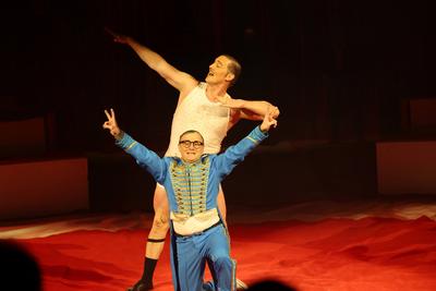 Wolf Brothers - Comedy Trapez, Die Br?der David und Richard Wolf bei der Premiere des 27. Dresdner Weihnachts-Circus an-stock-foto