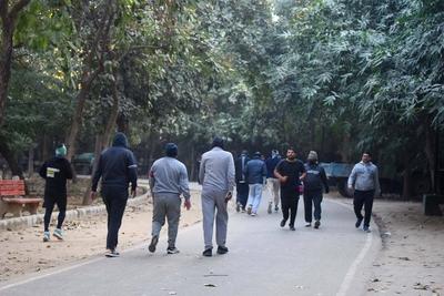Delhi-NCR Shivers In Cold Winter, Temperature To Dip Further In Coming Week-stock-photo