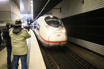 Neue Direktverbindung Berlin-Paris mit dem ICE-stock-foto