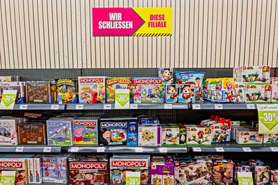 Alles muss raus. Letzte Verkaufstage der insolventen Supermarktkette Real in Traunstein , fotografiert Anfang M?rz 2024.-stock-foto