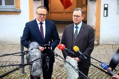 Bodo Ramelow ?ber Amtgesch?fte an neuen Ministerpr?sident Mario Voigt-stock-photo