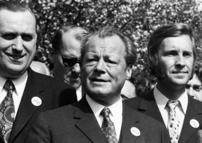 Maidemonstrationen mit Willy Brandt 1971 DEU, Deutschland, Dortmund: Im Mittelpunkt der Maidemonstrationen des Deutsche-stock-foto