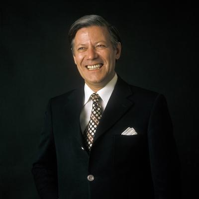 Bildnummer: 52750465  Datum: 15.08.1982  Copyright: imago/Sven SimonBundeskanzler Helmut Schmidt (Deutschland/SPD), Personen , optimistisch , Freude; 1982, Politik, BR, BRD, Highlight, , Fotoshooting , lacht; , Quadrat, Mfdia, , , Randbild, People o0 Studioaufnahme o0 Portr?t; Aufnahmedatum gesch?tztBildnummer 52750465 Date 15 08 1982 Copyright Imago Sven Simon Federal Chancellor Helmut Schmidt Germany SPD People optimistic happiness 1982 politics BR GERMANY Highlight Photo shooting laughs Square Mfdia Edge image Celebrities o0 Studio shooting o0 Portrait date estimated-stock-photo