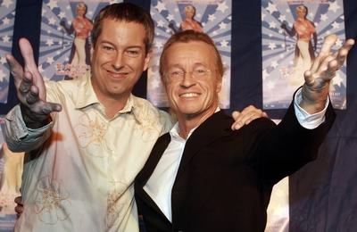 48/ Musical: Pressetermin zum Musical Es faehrt ein Zug nach Nirgendwo , Regisseur Thomas Hermanns (l.) und Autor Christ-stock-foto