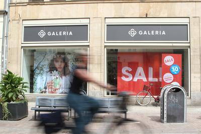 Blick am Freitag (12.07.2024) in der Hansestadt Wismar (Landkreis Nordwestmecklenburg) auf die Filiale Galeria Karstadt-stock-foto