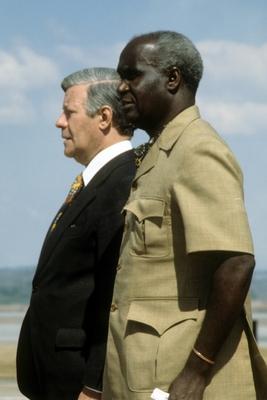 Bundeskanzler Helmut Schmidt (li., Deutschland/SPD) neben Pr?sident David Kenneth Kaunda (re., Sambia) anl?sslich eines-stock-foto