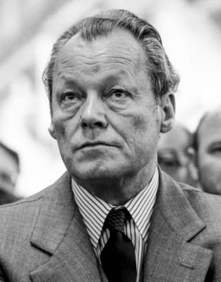 Bundeskanzler Willy Brandt bei Fa. BKB am 08.04.1974 in Helmstedt auf einer Betriebsversammlung. *** Federal Chancellor-stock-photo