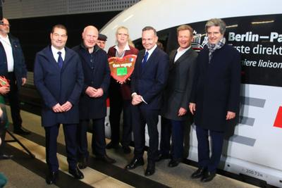 Neue Direktverbindung Berlin-Paris mit dem ICE-stock-foto