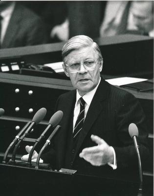 Bundeskanzler Hekmut Schmidt 1982 in Bonn. --- German chancellor Helmut Schmidt 1982 in Bonn *** Chancellor Helmut Schmi-stock-foto