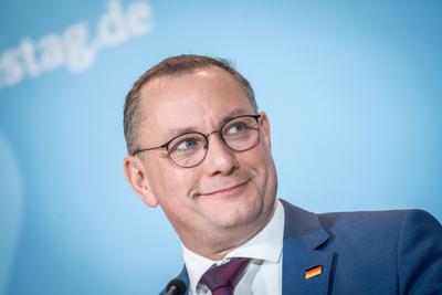Deutscher Bundestag - Pressestatement vor Fraktionssitzung im Deutschen Bundestag --stock-foto