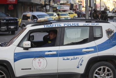 Palestinian Authority (PA) security forces patrol Jenin in the Israel-occupied West Bank-stock-foto