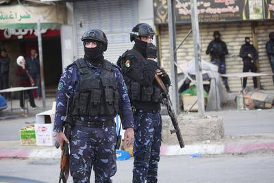 Palestinian Authority (PA) security forces patrol Jenin in the Israel-occupied West Bank-stock-foto