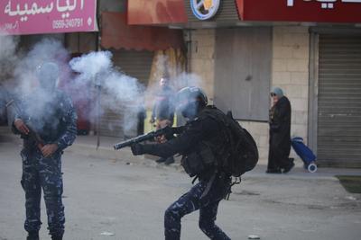 Palestinian Authority (PA) security forces patrol Jenin in the Israel-occupied West Bank-stock-foto