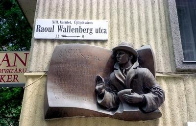 Bildnummer: 50531658  Datum: 09.08.2004  Copyright: imago/GueffroyDenkmal f?r Raoul Wallenberg in Budapest, Objekte; 2004, Ungarn, Budapest, Denkm?ler, Statue, Statuen, Skulptur, Skulpturen; , quer, Kbneg, Einzelbild, close, Ungarn,  , Reisen, Europa; Aufnahmedatum gesch?tzt-stock-photo