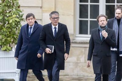 Talks between Prime Minister and political leaders-stock-photo