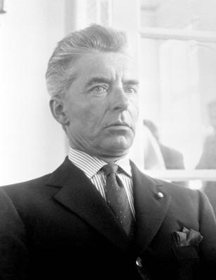 HERBERT VON KARAJAN Dirigent HERBERT VON KARAJAN 1908 1989 Aufnahme aus den 1970er Jahren B18-stock-foto