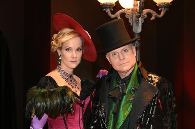 Guido und Kerstin Cantz stellen neue Karnevals Kollektion vor-stock-foto