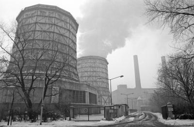 SMOG Alarm im Ruhrgebiet Essen am 18 01 1985 wurden auf Grund hoher Schadstoffwerte in der Luft-stock-foto
