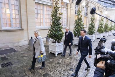 Talks between Prime Minister and political leaders-stock-photo