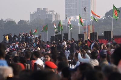 INDIA - DEFENCE - VIJAY DIWAS People graders in Kolkata, India, Monday, Dec. 16, 2024. during the military tattoo celebr-stock-foto