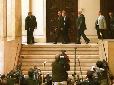 Altbundskanzler Helmut Kohl auf dem Weg zum Parteispenden Untersuchungsausschuss viele Journalisten-stock-foto