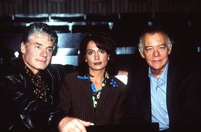 Bildnummer: 56852741  Datum: 01.09.1997  Copyright: imago/teutopressv.li.: Matthias Ponnier, Simone Thomalla und Klausj?rgen Wussow in ?rzte (ARD) 09/97 her TV Fernsehen Serie Film Schauspiel leger stehend halb quer neutral People Shooting xmk x0x 1997 quer  56852741 Date 01 09 1997 Copyright Imago  V left Matthias Ponni Simone Thomalla and Klaus J?rgen Wussow in Doctors ARD 09 97 her TV Television Series Film Acting casual standing half horizontal neutral Celebrities Shooting xmk x0x 1997 horizontal-stock-photo
