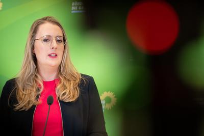 Statement von Buendnis90 Die Gruenen zur Vertrauensfrage des Bundeskanzlers-stock-photo