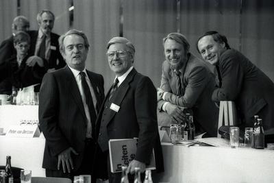 V l n r Johannes Rau GER SPD Ministerpr?sident Nordrhein Westfalen Bundeskanzler Helmut Schmidt-stock-foto