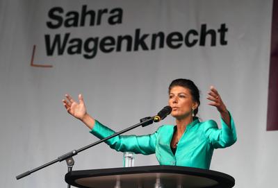 Berlin, GER, Berlin,20240606, kundgebung, Wahlveranstaltung am Neptunbrunnen mit Sahra Wagenknecht *** Berlin, GER, Berl-stock-photo