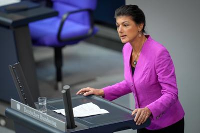Deutscher Bundestag, 184. Plenarsitzung, Haushaltsdebatte Dr. Sahra Wagenknecht (BSW) im Portrait bei ihrer Rede in der-stock-photo